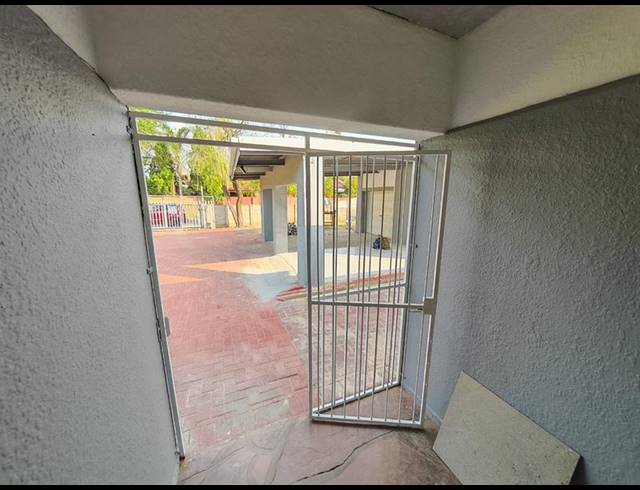 3 BEDROOM HOUSE FOR SALE IN VANDERBIJLPARK SW 1
